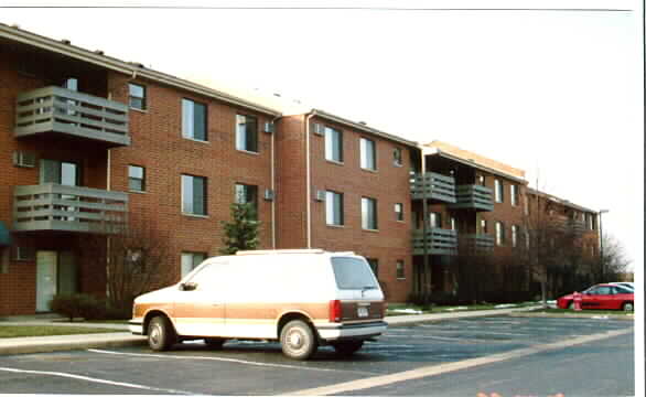 Beacon Cove Apartments in Palatine, IL - Foto de edificio - Building Photo