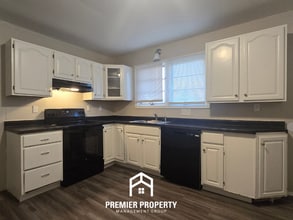 2185 Flight Dr in Florissant, MO - Building Photo - Building Photo