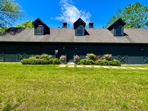 55 Still Meadow Rd, Unit 213 in Sharon, CT - Building Photo - Building Photo
