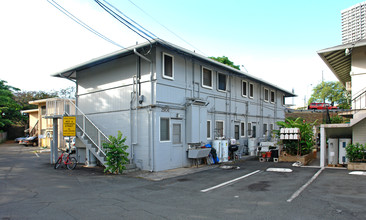 2904 Varsity Cir in Honolulu, HI - Building Photo - Building Photo