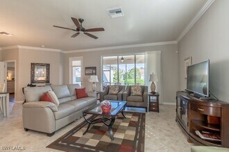 8172 Chianti Ln in Naples, FL - Foto de edificio - Building Photo