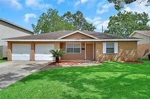 1812 Dolphin Dr in Seabrook, TX - Building Photo - Building Photo