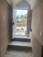 17291 Akley St, Unit B in Lake Elsinore, CA - Foto de edificio - Building Photo