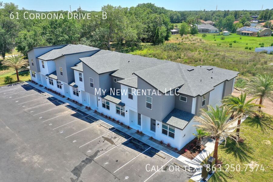 61 Cordona Dr in Kissimmee, FL - Foto de edificio
