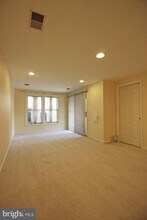 11799 Valley Ridge Cir in Fairfax, VA - Building Photo - Building Photo