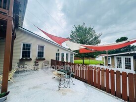 16 Pioneer Ln in Ringgold, GA - Building Photo