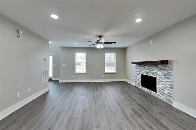 104 Silvergrass Dr in Dallas, GA - Building Photo - Building Photo