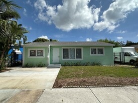 505 47th St in West Palm Beach, FL - Building Photo
