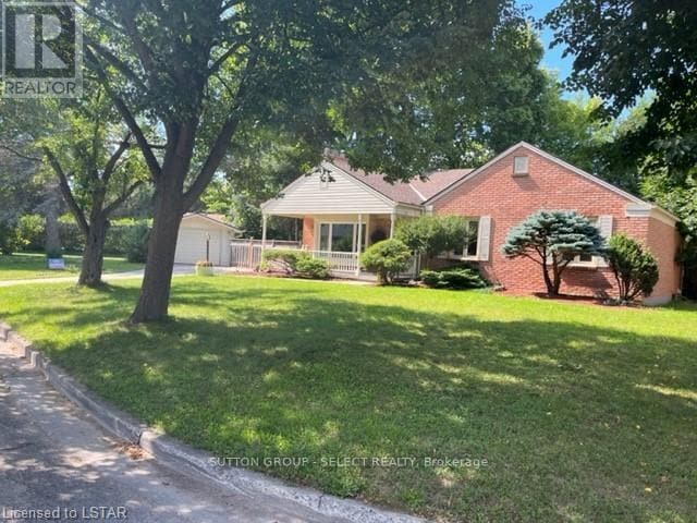 property at 6 Kirkton Ct