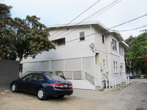 208 Horizon Ave in Venice, CA - Building Photo - Building Photo