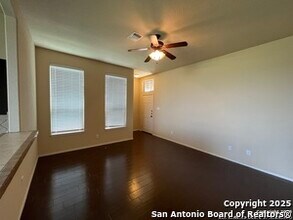 522 Creekside Cir in New Braunfels, TX - Building Photo - Building Photo