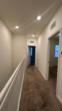 10629 W 32nd Ln in Hialeah, FL - Foto de edificio - Building Photo