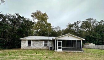 624 Hill St in Defuniak Springs, FL - Building Photo