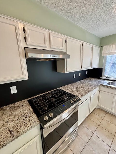 property at 2 Purpletop Ct