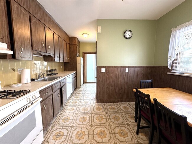 26 Frederick Ave in Medford, MA - Building Photo - Building Photo