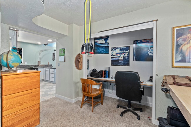 6 Valdez Ln in Watsonville, CA - Building Photo - Building Photo