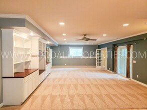 195 Broderick Dr in Waukee, IA - Building Photo - Building Photo