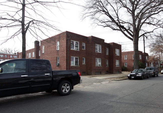 Park View Apartments in Washington, DC - Building Photo - Building Photo