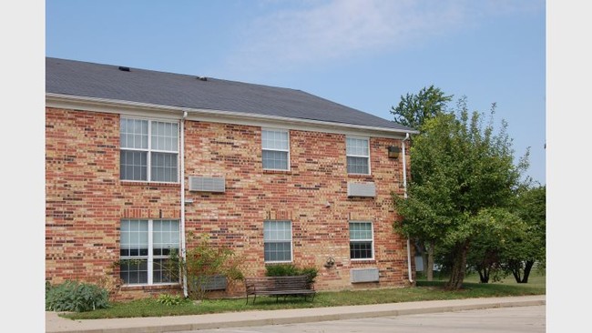 Village Apartments of Summitville