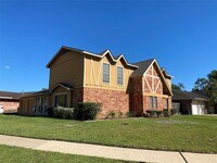 13915 Roundstone Ln photo'