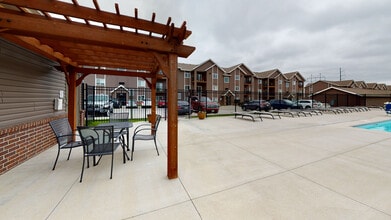Antler View Apartments in Elkhorn, NE - Building Photo - Building Photo