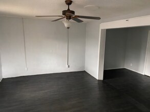 719 San Antonio St in Pleasanton, TX - Building Photo - Building Photo