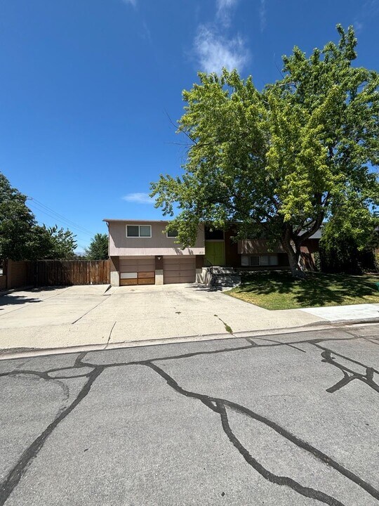 817 N 470 E in Orem, UT - Building Photo