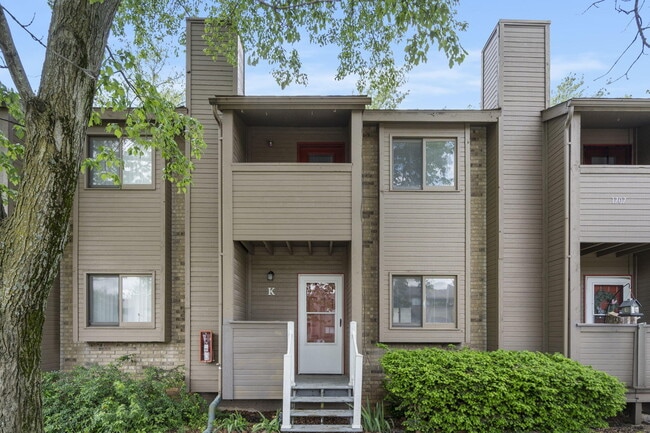 property at 1707 E Walnut Lawn St