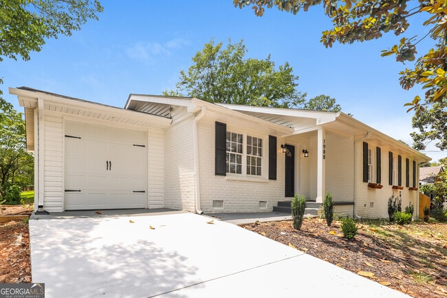 1988 Virginia Ave in College Park, GA - Foto de edificio - Building Photo