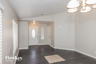 6561 Duck Hill Springs Dr in Las Vegas, NV - Building Photo - Building Photo