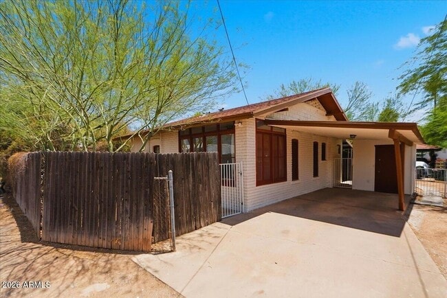 property at 930 E Coronado Rd