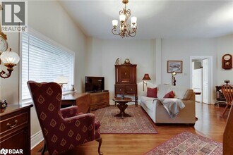 22 Queen St in Innisfil, ON - Building Photo - Building Photo