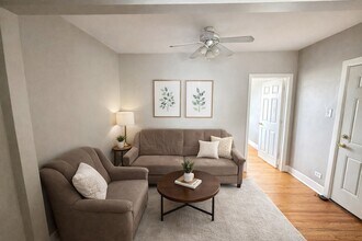 2419 N Oak Park Ave in Chicago, IL - Foto de edificio - Building Photo