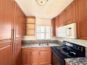 4127 Woodside Dr in Coral Springs, FL - Building Photo - Building Photo