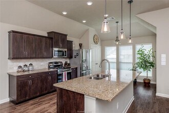 4145 Shallow Creek Loop in College Station, TX - Building Photo - Building Photo