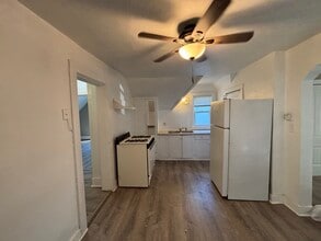 214 Van Brunt St in Mankato, MN - Building Photo - Building Photo