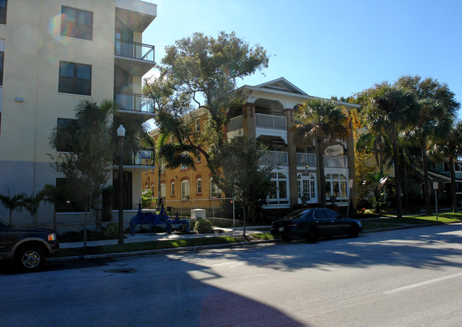 436 4th Ave S in St. Petersburg, FL - Foto de edificio - Building Photo