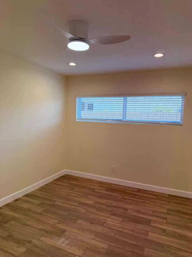 1119 N Banning Blvd, Unit C in Wilmington, CA - Foto de edificio - Building Photo