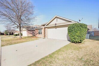 6060 Blazing Star Dr in Fort Worth, TX - Building Photo - Building Photo