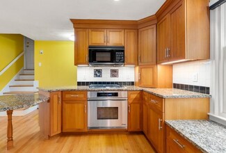 55 Park Ave in Wellesley, MA - Building Photo - Building Photo