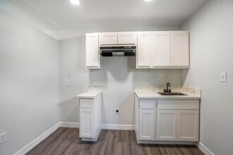 7836 Ave E in Houston, TX - Building Photo - Building Photo