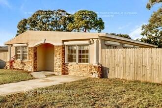 4850 San Pablo Pl in Tampa, FL - Foto de edificio - Building Photo