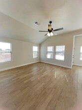 13516 Arrowhead Blvd in Yukon, OK - Foto de edificio - Building Photo