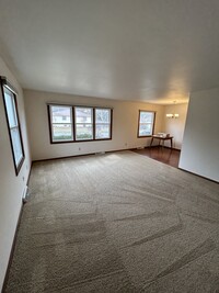 2917 Todd Dr, Unit # 4 in Madison, WI - Foto de edificio - Building Photo