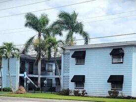 4018 6th St S in St. Petersburg, FL - Building Photo