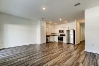 11925 Sylvia St in Dade City, FL - Building Photo - Building Photo