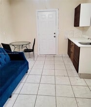 3680 NW 20th Ct in Miami, FL - Foto de edificio - Building Photo