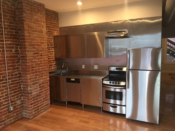 175 Washington St in Chelsea, MA - Building Photo