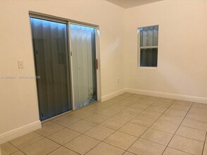 2916 NW 51st St in Miami, FL - Building Photo - Building Photo