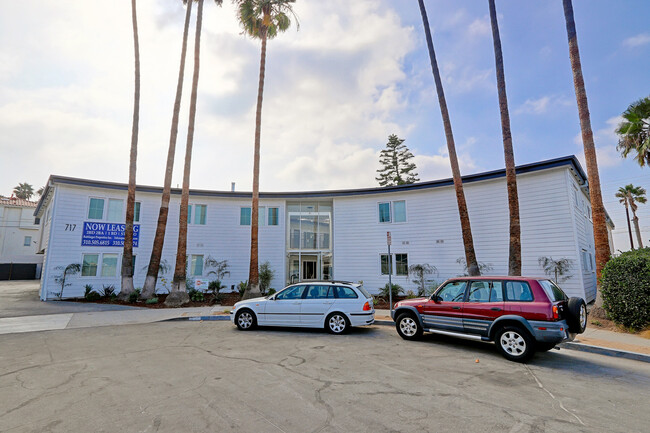 Pacific Apartment Homes in El Segundo, CA - Building Photo - Building Photo